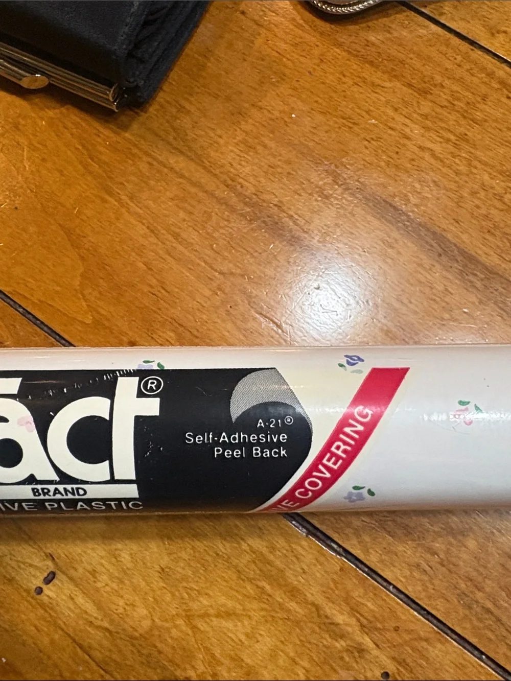 NEW! Con-Tact Self Adhesive Vinyl Roll - White with Floral Accent, 13.5 sq feet
